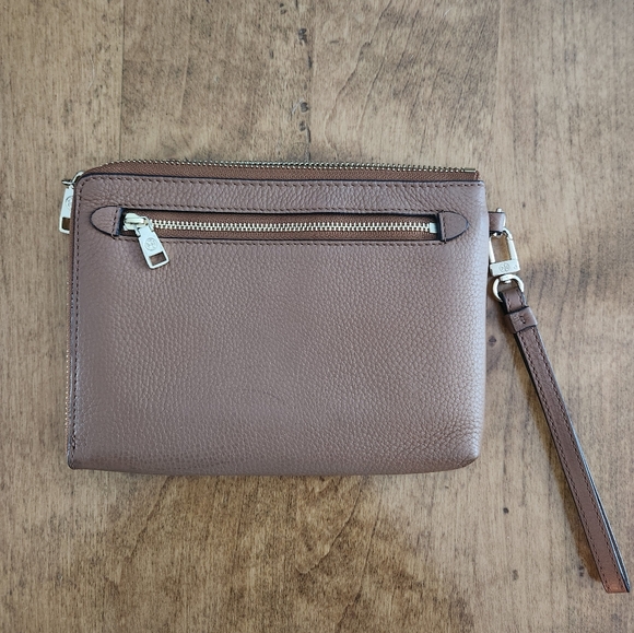 Tory Burch clutch/wristlet - Picture 2 of 3